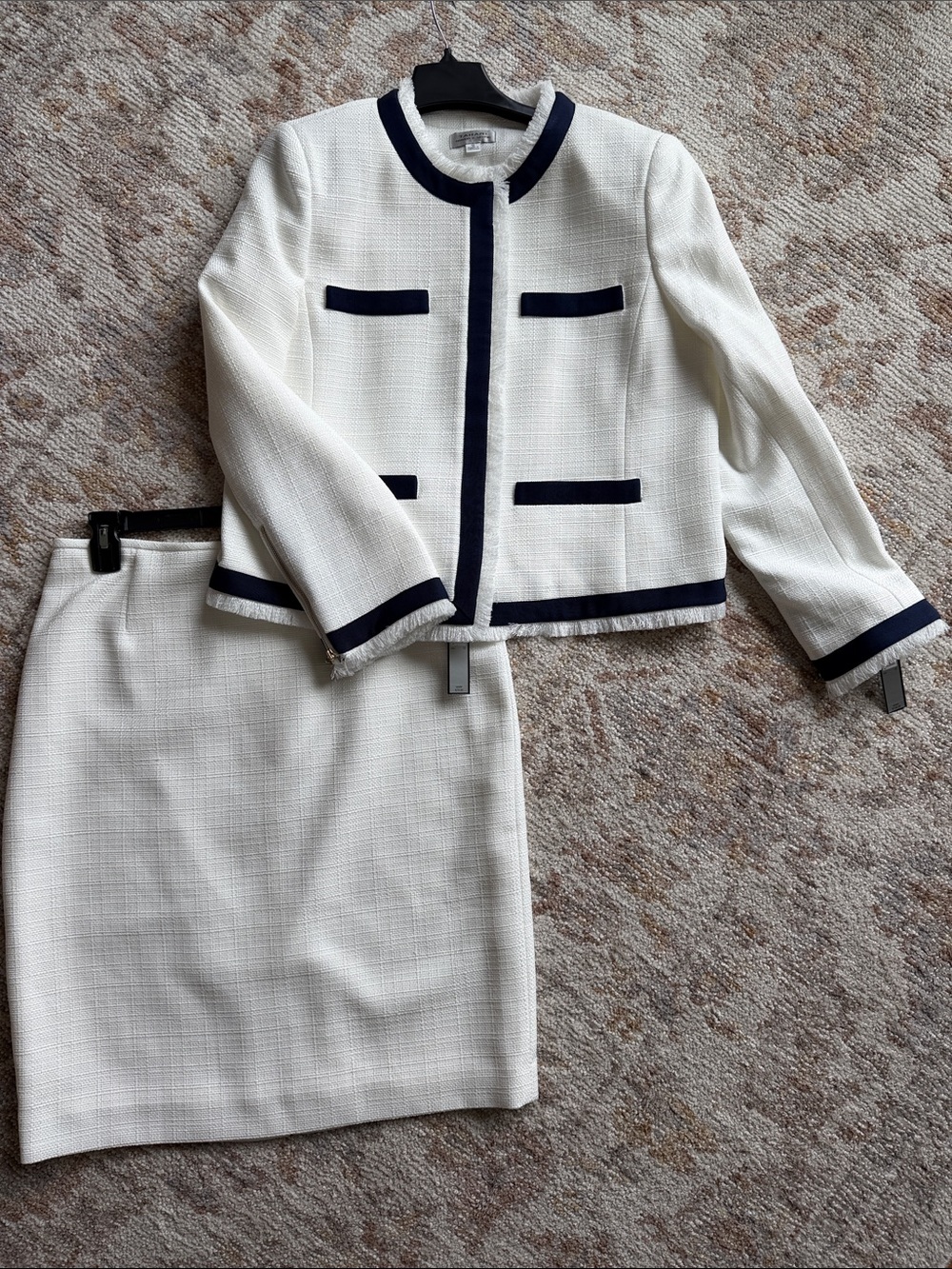 Tahari Classic White Tweed Jacket with Navy Trim - Women's Skirt NWT